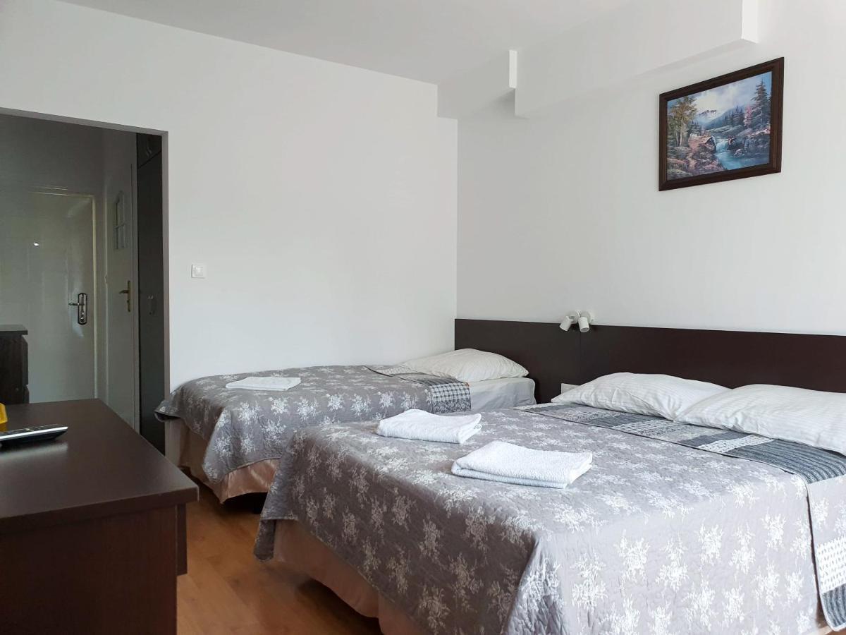 Astoria Apartment Dabki Luaran gambar